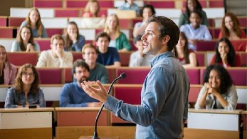 Üniversiteye Konuşmacı Nasıl Çağırılır?